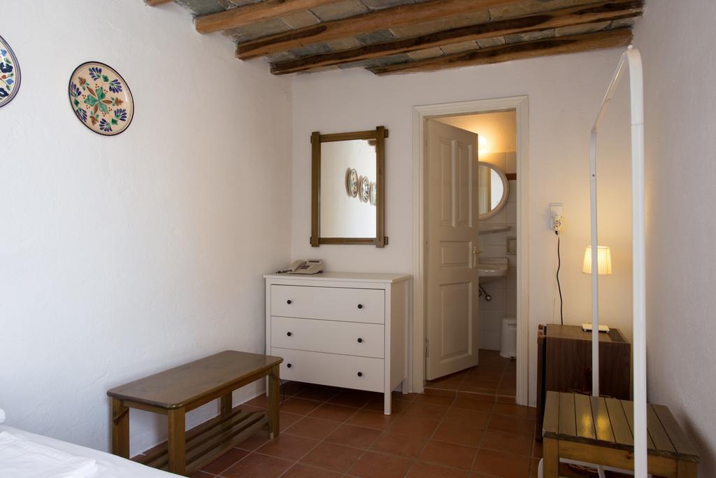 Castro Hotel Folegandros Island ภายนอก รูปภาพ