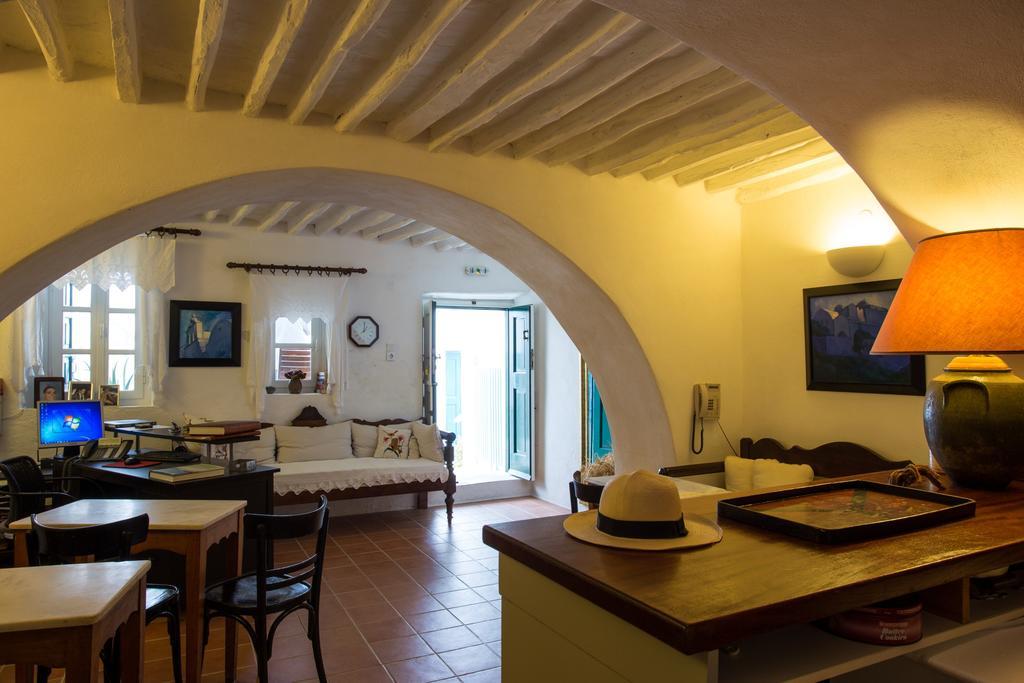 Castro Hotel Folegandros Island ภายนอก รูปภาพ